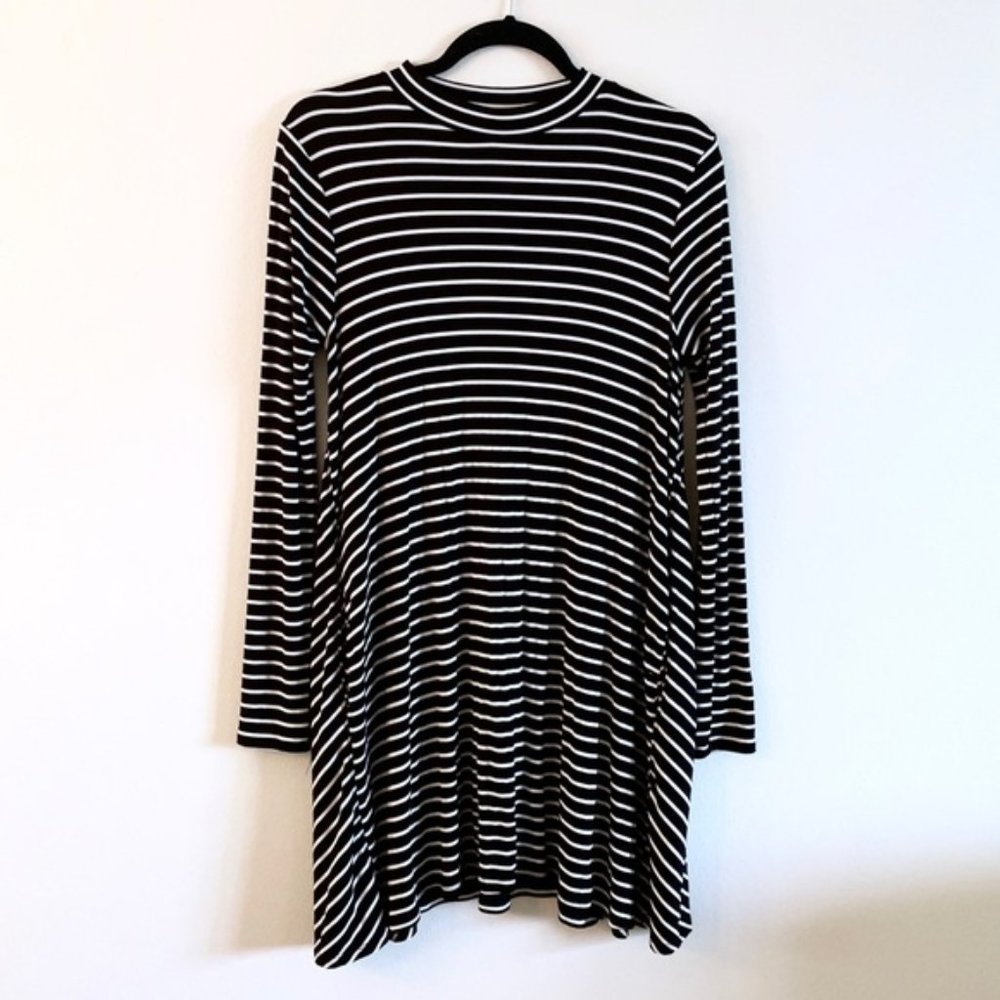 Miami Black and White Striped Dress with Pockets M